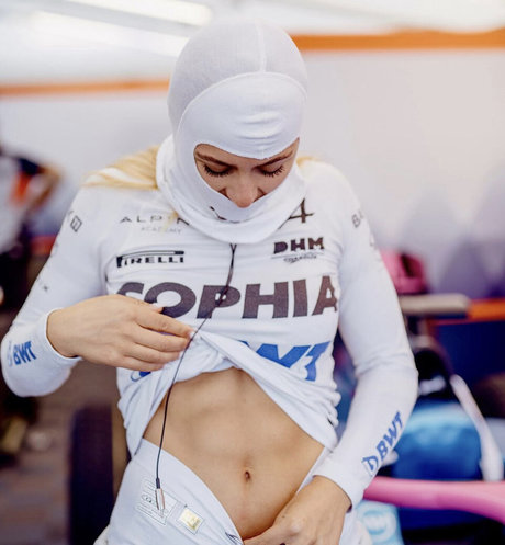Nacktes geleaktes OnlyFans-Foto von Sophia Floersch