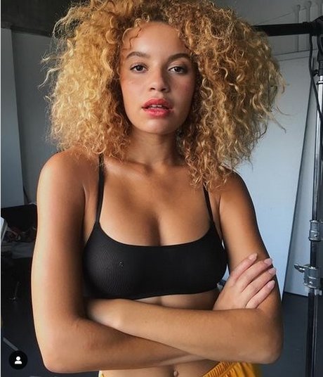 Nacktes geleaktes OnlyFans-Foto von Laraneverlaura
