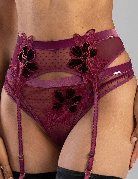 Nacktes geleaktes OnlyFans-Foto von Nikkirai