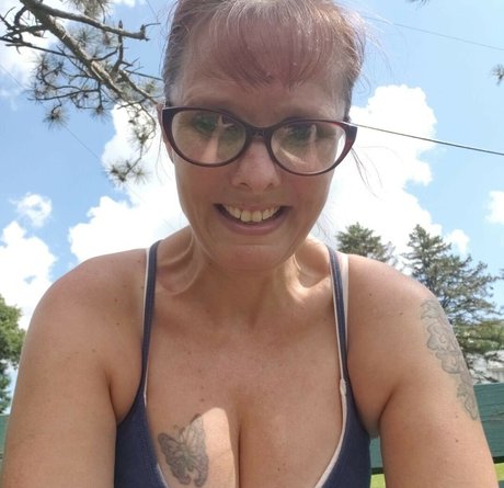 Nacktes geleaktes OnlyFans-Foto von Horneywifepremium