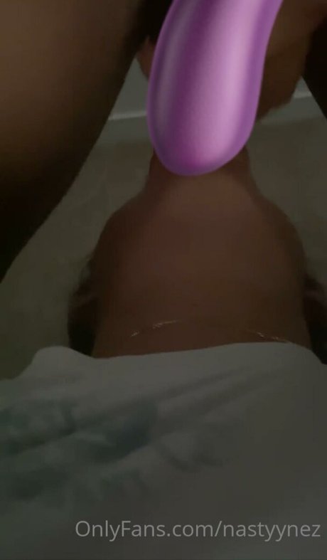 Nacktes geleaktes OnlyFans-Foto von Nastyynez
