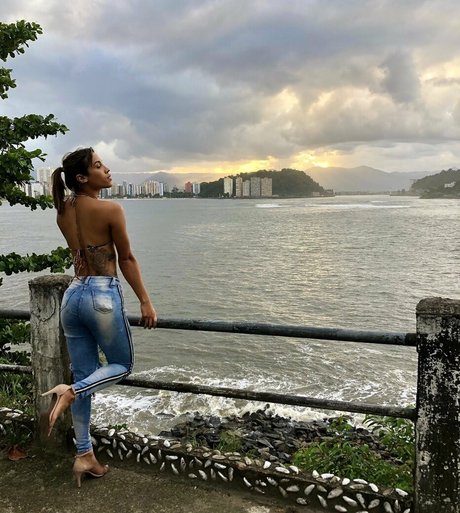 Nacktes geleaktes OnlyFans-Foto von Cassia Fernandez