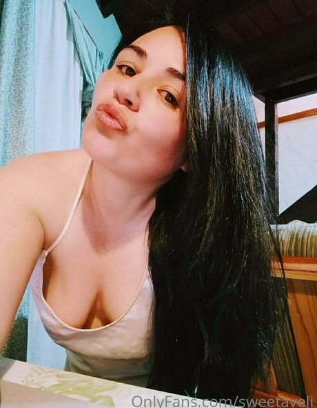 Nacktes geleaktes OnlyFans-Foto von Sweetaveli