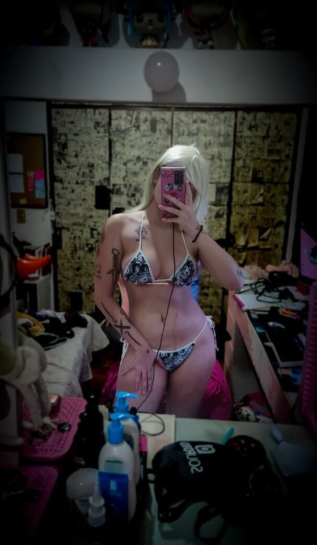 Nacktes geleaktes OnlyFans-Foto von Carrietlol