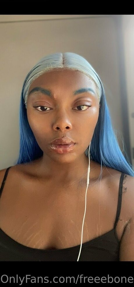 Nacktes geleaktes OnlyFans-Foto von Freeebonee