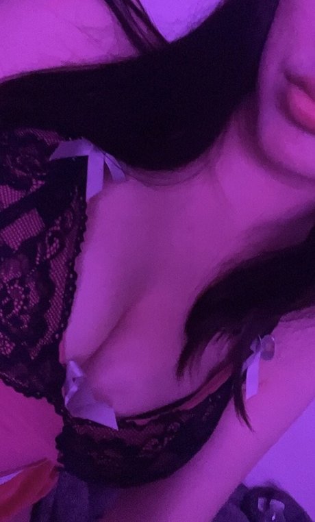 Nacktes geleaktes OnlyFans-Foto von Iloveglitt3r