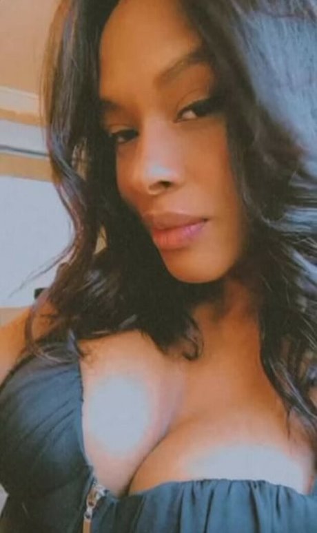Nacktes geleaktes OnlyFans-Foto von Eisoularis