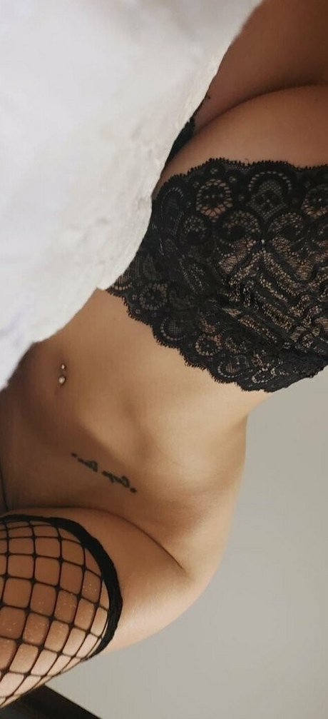 Nacktes geleaktes OnlyFans-Foto von Wnellafree