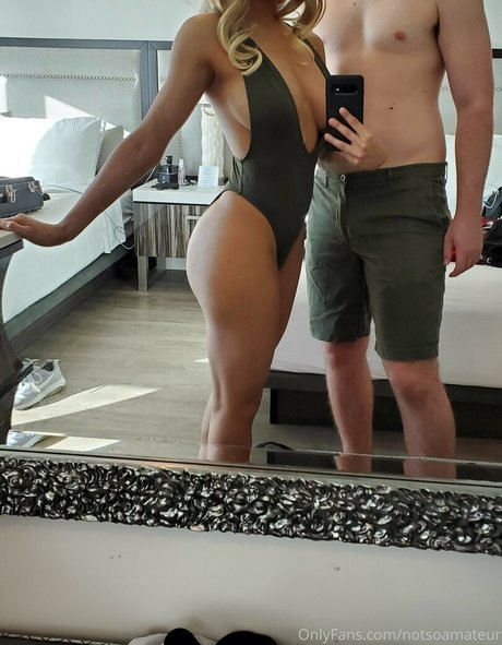 Nacktes geleaktes OnlyFans-Foto von Notsoamateur