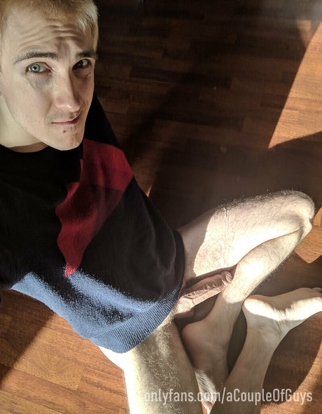 Nacktes geleaktes OnlyFans-Foto von Acoupleofguys