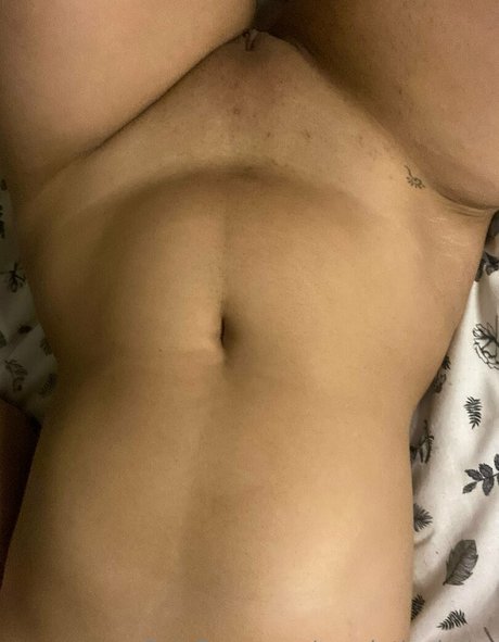 Nacktes geleaktes OnlyFans-Foto von Nairobimoon