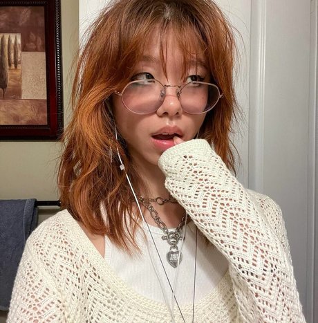 Nacktes geleaktes OnlyFans-Foto von Olivia Sun