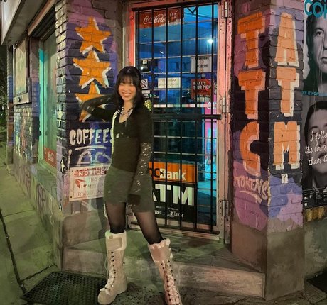 Nacktes geleaktes OnlyFans-Foto von Olivia Sun