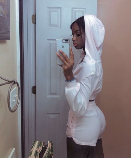 Nacktes geleaktes OnlyFans-Foto von Luhmulaa