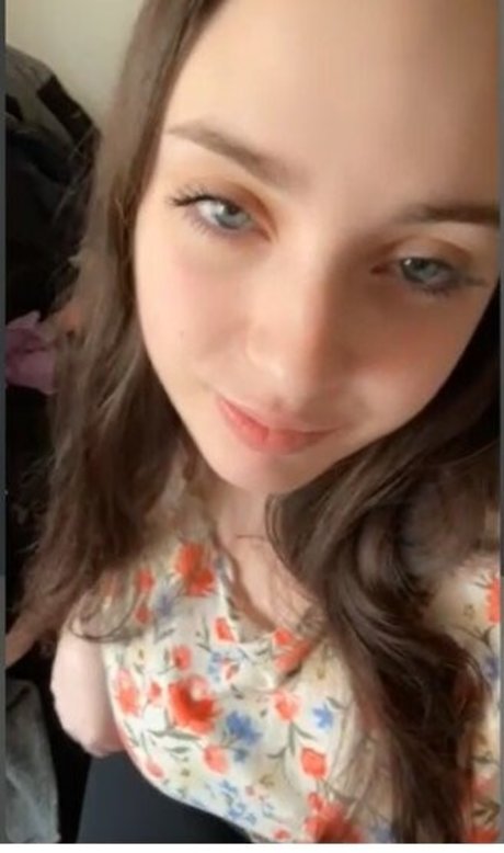 Nacktes geleaktes OnlyFans-Foto von Elodierenee