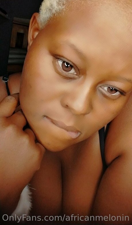 Nacktes geleaktes OnlyFans-Foto von Africanmelonin