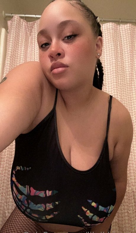 Nacktes geleaktes OnlyFans-Foto von Lilnikkirena