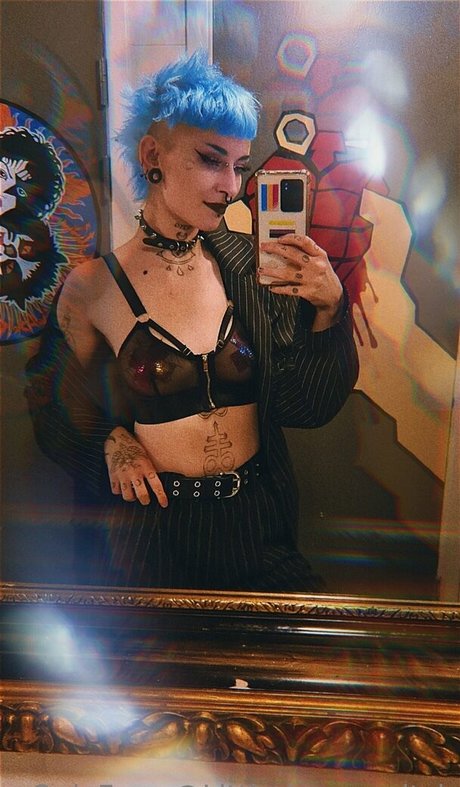 Nacktes geleaktes OnlyFans-Foto von Littledemonwitchfree