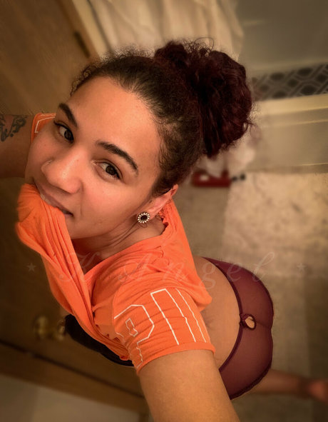 Nacktes geleaktes OnlyFans-Foto von Kangelstardustxo