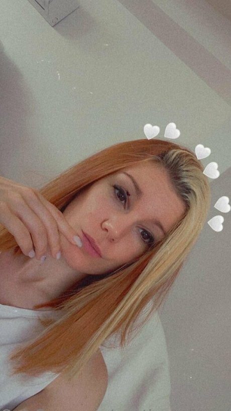 Nacktes geleaktes OnlyFans-Foto von Anntheredhead