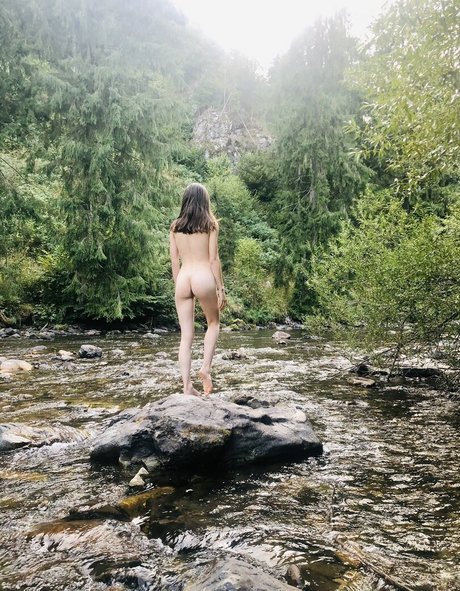 Nacktes geleaktes OnlyFans-Foto von Bellaalice