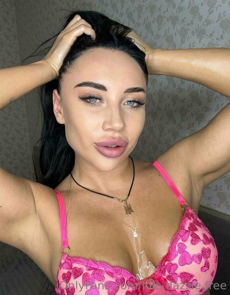 Nacktes geleaktes OnlyFans-Foto von Loladazzlefree