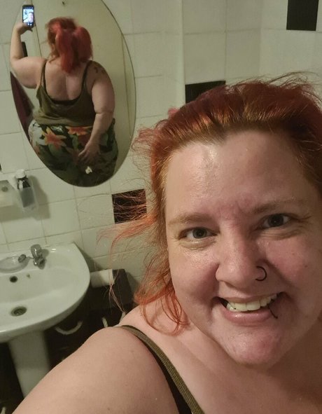 Nacktes geleaktes OnlyFans-Foto von Abigailbarrybbw