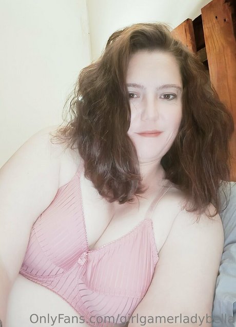 Nacktes geleaktes OnlyFans-Foto von Girlgamerladybella