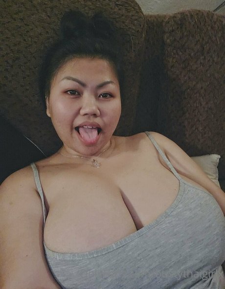 Bustythaigirlx