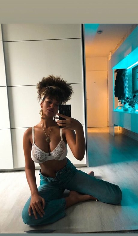 Nacktes geleaktes OnlyFans-Foto von Angesophie Reich
