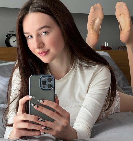 Nacktes geleaktes OnlyFans-Foto von Emily Bailey