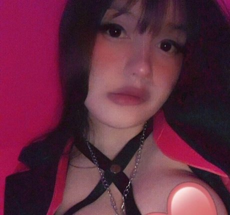 Nacktes geleaktes OnlyFans-Foto von Babymelini
