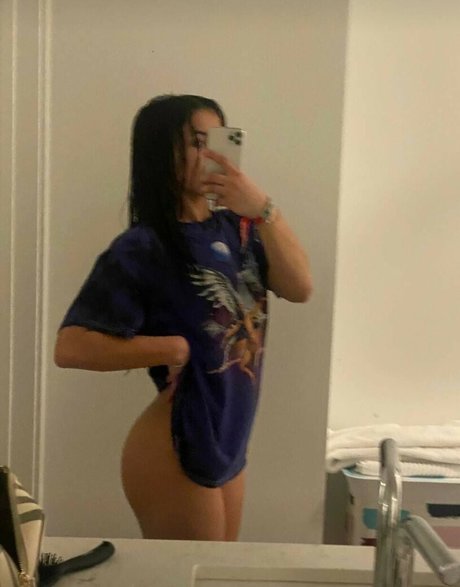 Nacktes geleaktes OnlyFans-Foto von Iwantujadearoo