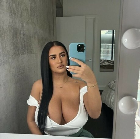 Nacktes geleaktes OnlyFans-Foto von Hanaa Elshayeb