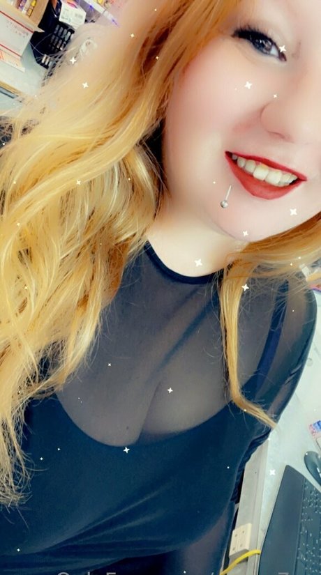 Nacktes geleaktes OnlyFans-Foto von Xxxse7enn