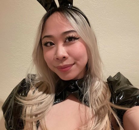 Nacktes geleaktes OnlyFans-Foto von Kiwireii
