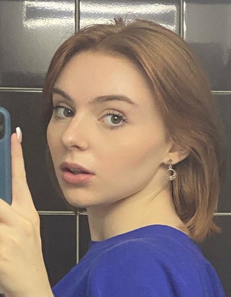 Nacktes geleaktes OnlyFans-Foto von Caitlin