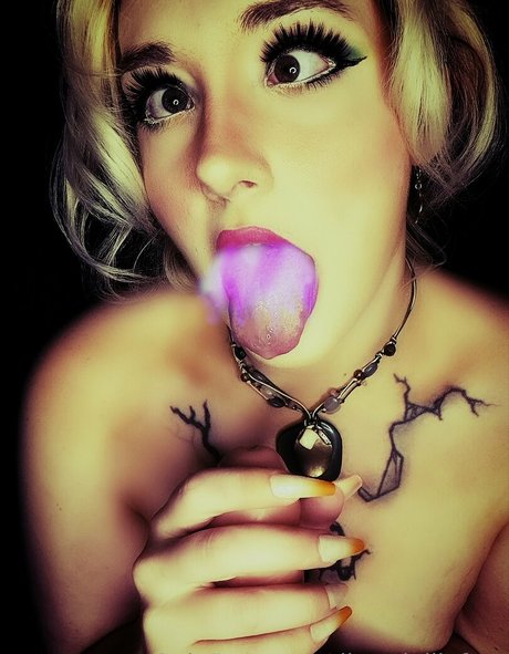 Nacktes geleaktes OnlyFans-Foto von Dizzydolliefree
