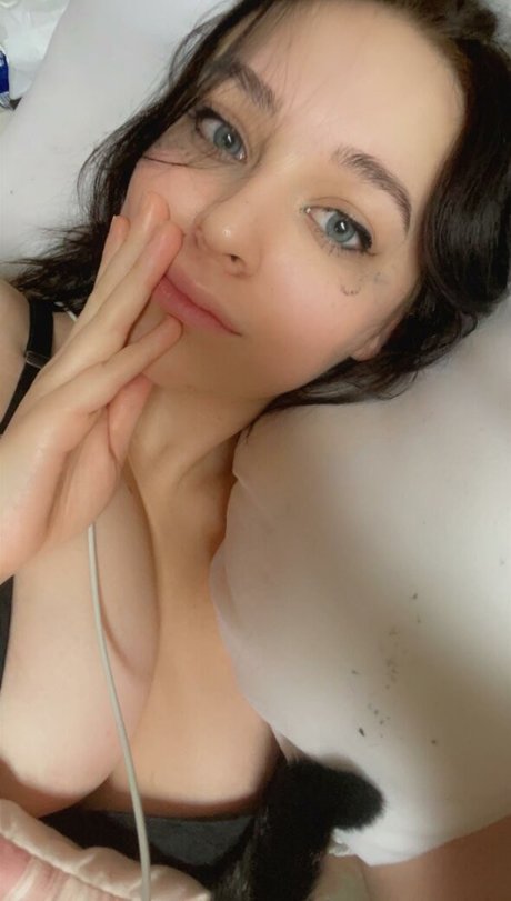 Nacktes geleaktes OnlyFans-Foto von Luna Moon