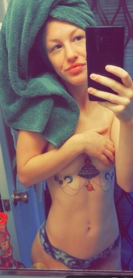 Nacktes geleaktes OnlyFans-Foto von Damnwithaloudham