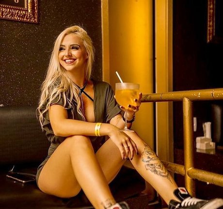 Nacktes geleaktes OnlyFans-Foto von Leticia Ferrazzani