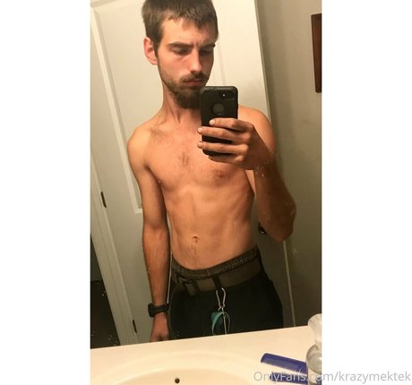 Nacktes geleaktes OnlyFans-Foto von Krazymektek