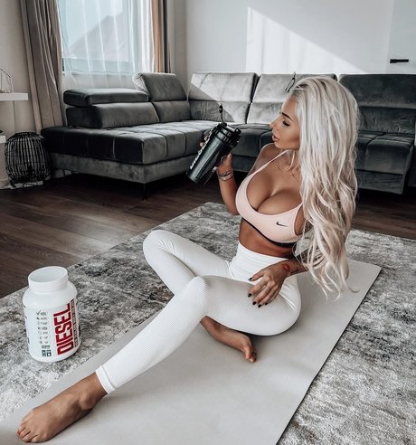 Nacktes geleaktes OnlyFans-Foto von Nikola Rihova