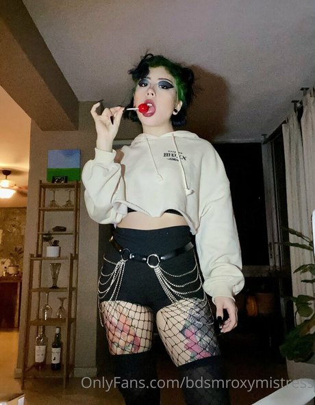 Nacktes geleaktes OnlyFans-Foto von Mistressroxybdsm