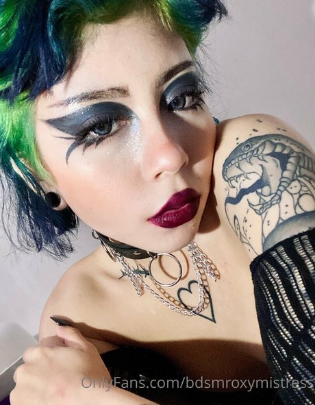 Nacktes geleaktes OnlyFans-Foto von Mistressroxybdsm