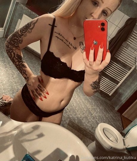 Nacktes geleaktes OnlyFans-Foto von Katrinakutiku