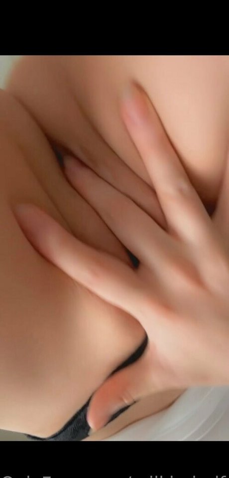 Nacktes geleaktes OnlyFans-Foto von Milkimindfree