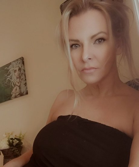 Nacktes geleaktes OnlyFans-Foto von Goddess Kathena