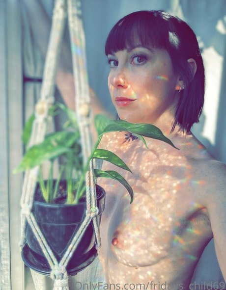Nacktes geleaktes OnlyFans-Foto von Fridayschild69