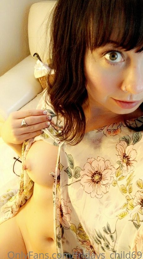 Nacktes geleaktes OnlyFans-Foto von Fridayschild69
